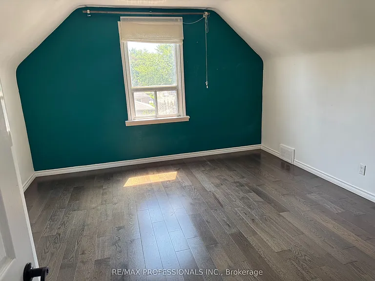 145 Yorkview Dr #MAIN — Photo 8