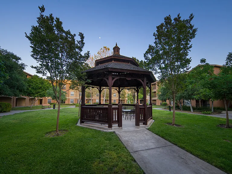 Vintage Chateau | Affordable 55+ Senior Apartments — Photo 7
