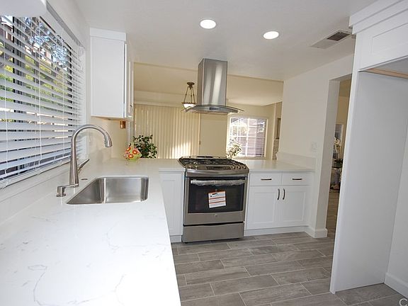 3rd image of 6208 E Onyx Ln