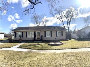 6961 Hanover St, Hanover Park, IL 60133