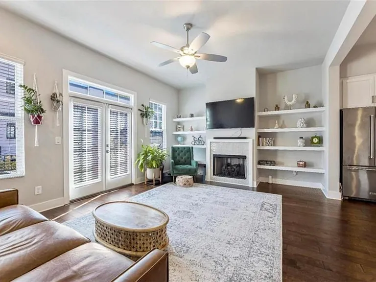 734 Taylor Ct NE — Photo 11
