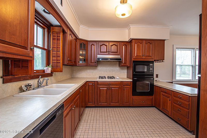 4th image of 125 5th Avenue