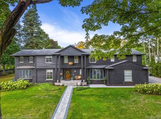 1201 Brookwood St, Birmingham, MI 48009