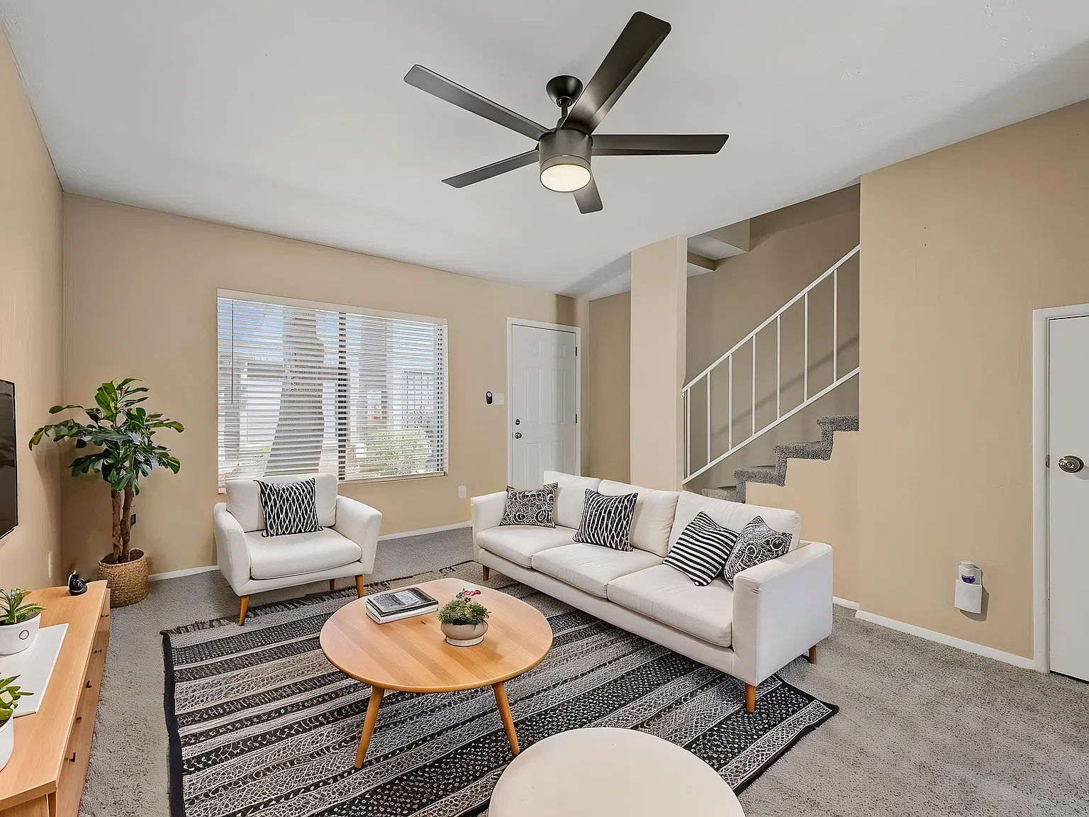 2635 E Harvard St — Photo 3