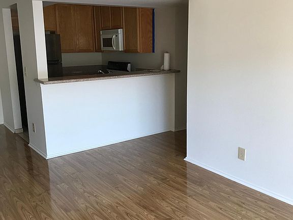3rd image of 5325 Newcastle Ave Unit 226