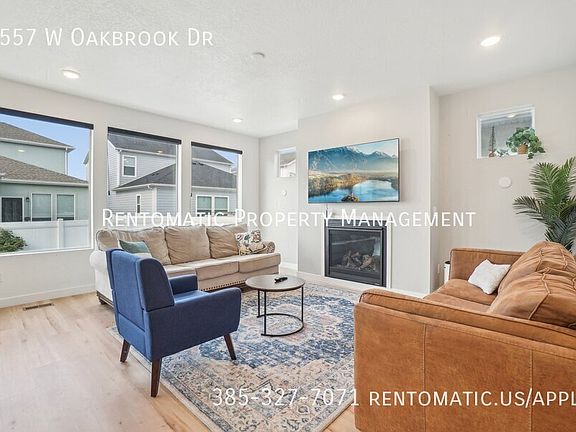 4th image of 1557 W Oakbrook Dr