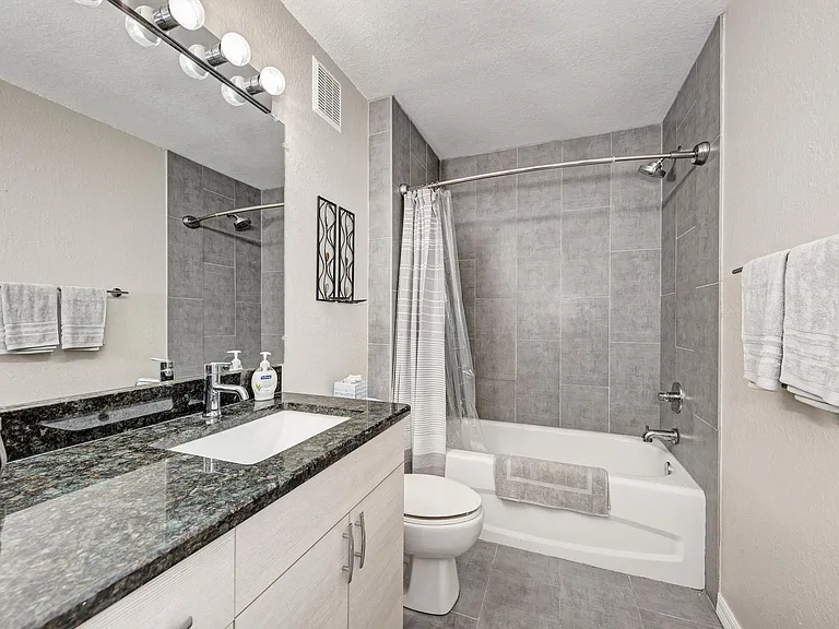 7405 Vista Way #105 — Photo 9