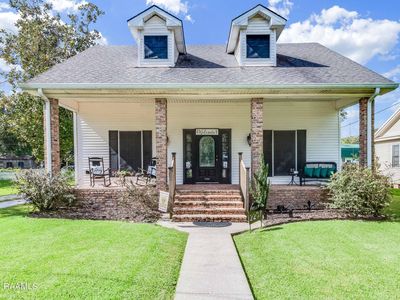 2207 Main St, Jeanerette, LA, 70544