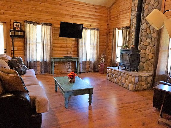 2nd image of 172 Honeysuckle Ln