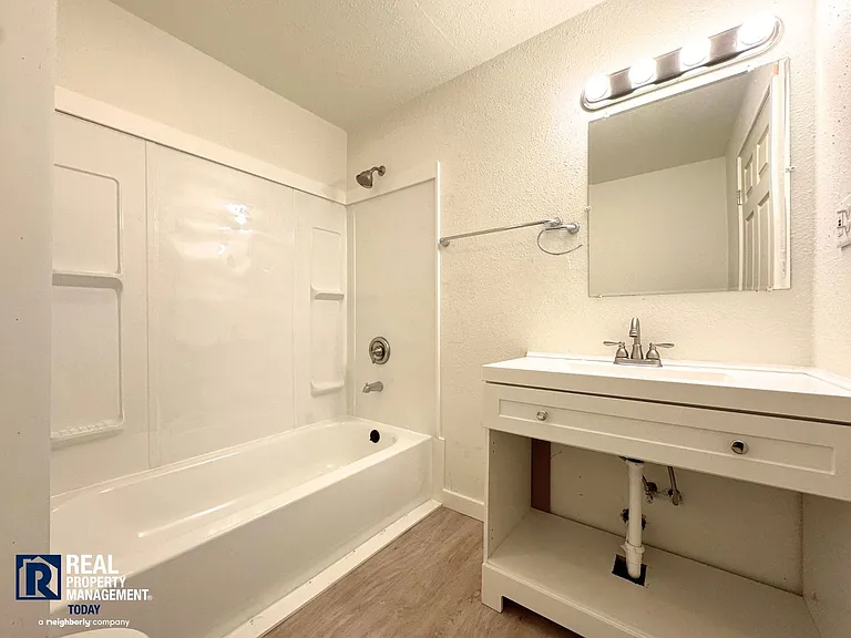 Hallassan Investments - Woo - 204-212 — Photo 8