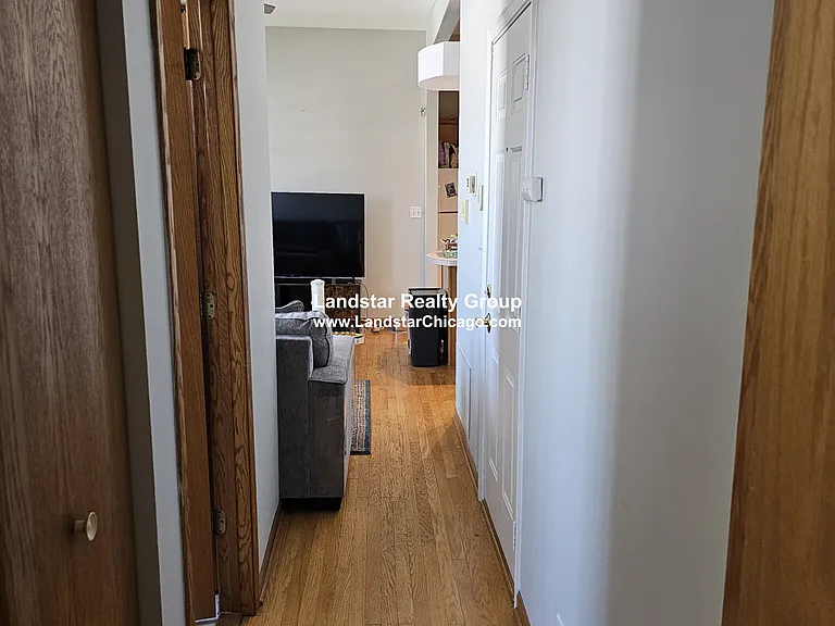 1427 N Wood St #3F — Photo 6