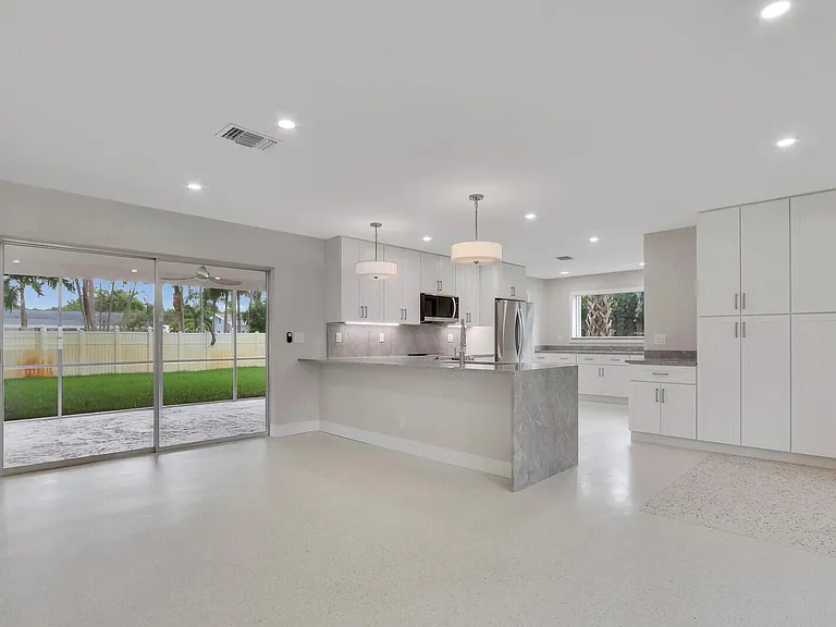 732 Pelican Way — Photo 10