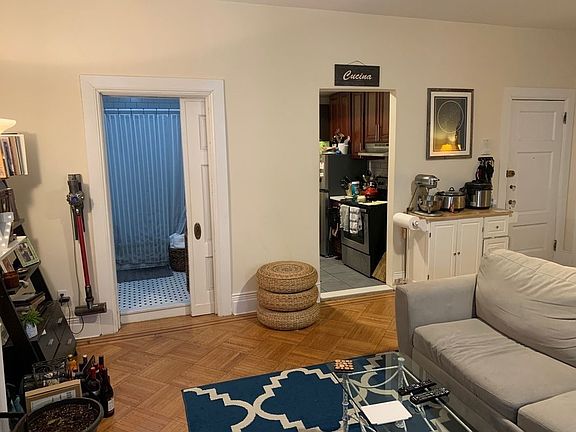 4th image of 109 Willow St #3R