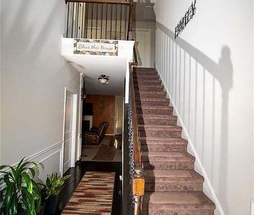 3rd image of 7579 Crawford Ct