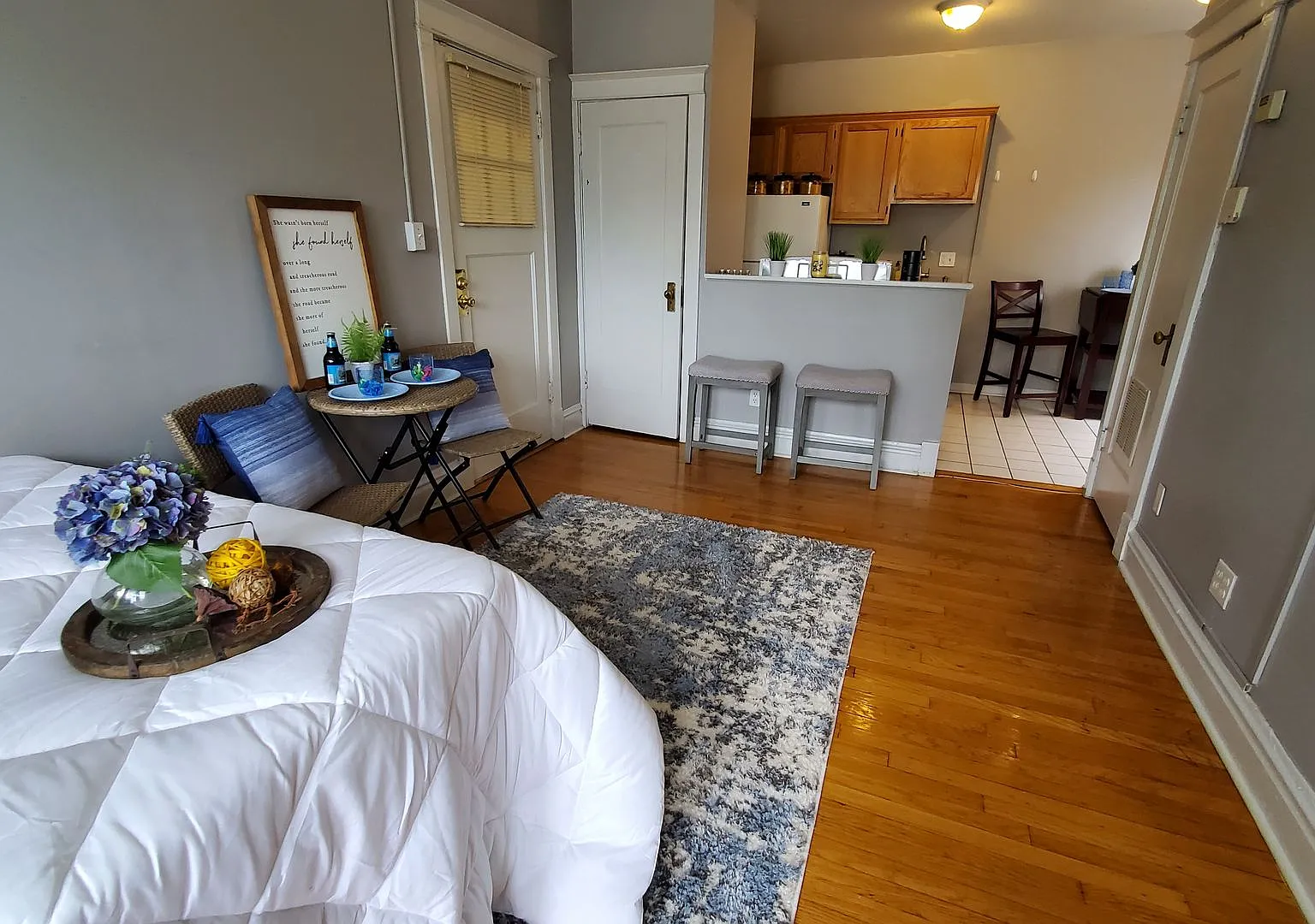 4433 Pershing — Photo 2