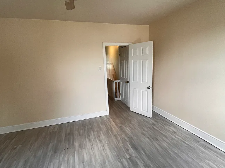 634 W Indiana Ave — Photo 12