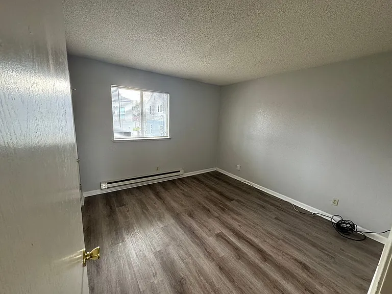3259 Marshall Way #15 — Photo 4