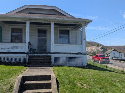 600 3rd St, Chester, WV, 26034