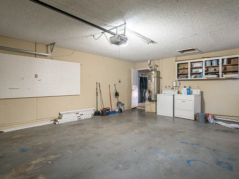 3236 S Kenwood Ln — Photo 33