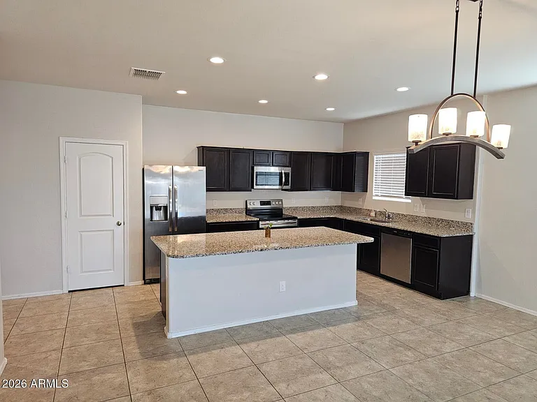 25573 W Coles Rd — Photo 3