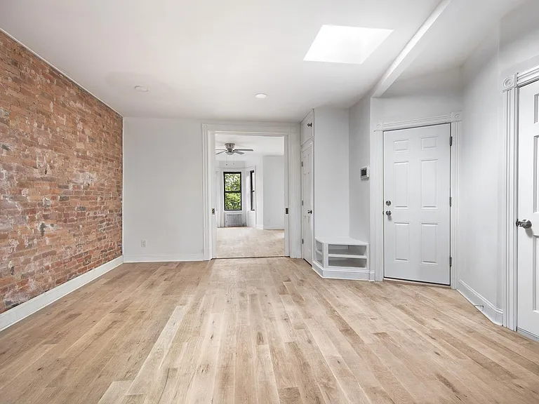 294 5th St #3 — Photo 3
