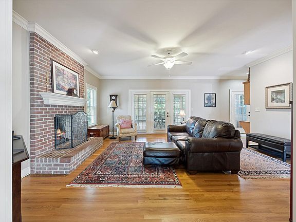 5th image of 2229 Shannawood Dr
