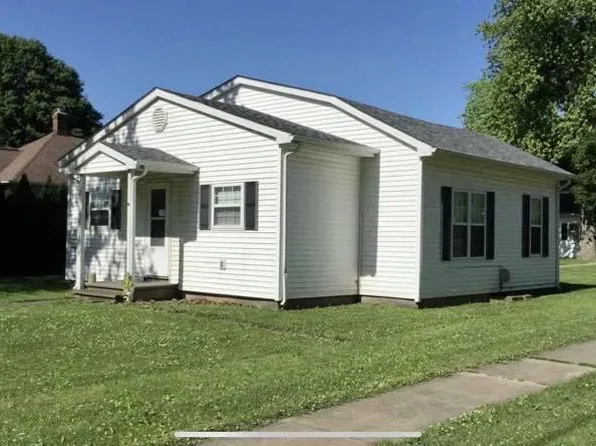 417 N Calhoun St, Tolono, IL 61880