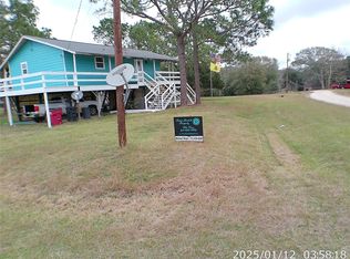 202 Royal Wood St, Palacios, TX 77465