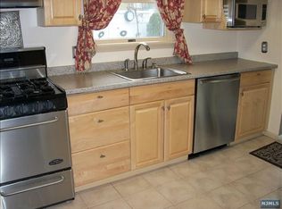 310 Lockwood Dr, Paramus, NJ 07652