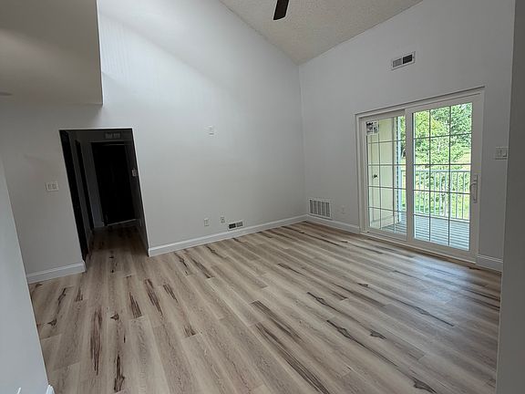 3rd image of 406B Saxony Dr #406B