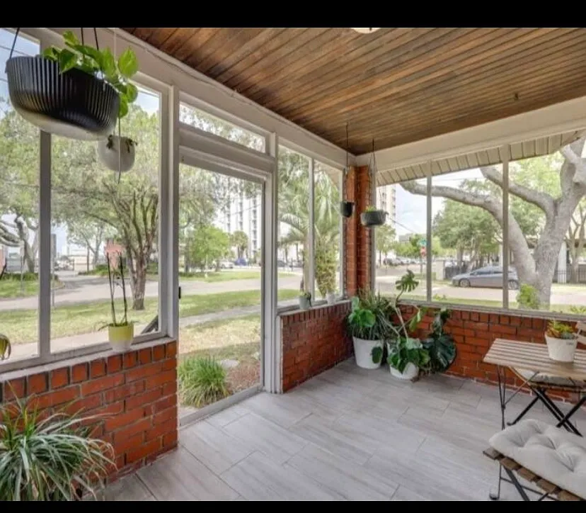 3 bed, 1176 sqft, $2,700 — Photo 2