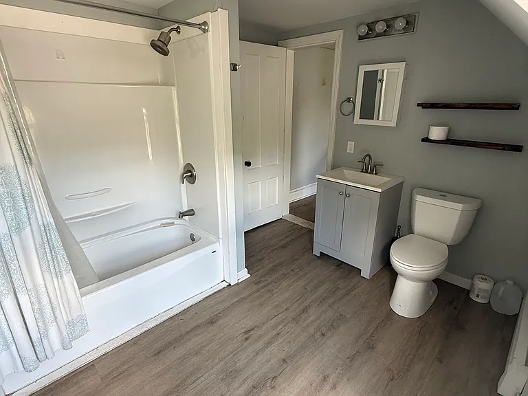 81 Main St #3 — Photo 9
