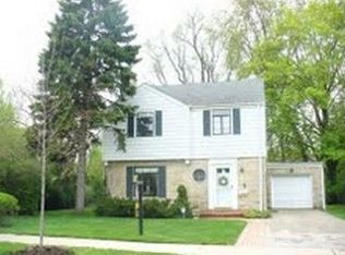 1913 Thornwood Ave, Wilmette, IL 60091