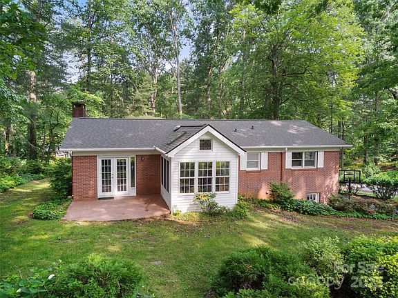 5th image of 251 Sherwood Ln
