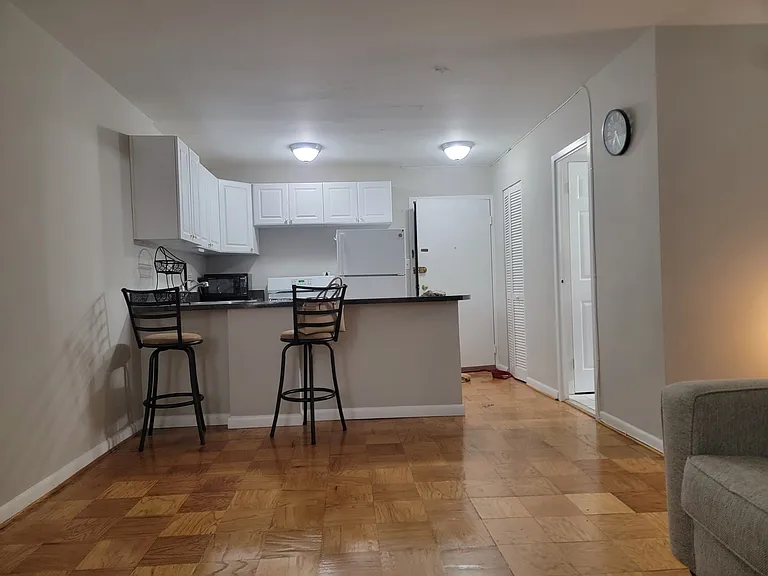 922 24th St NW — Photo 3