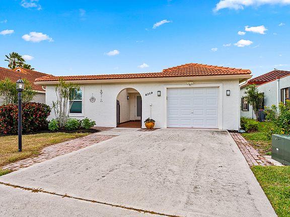 2nd image of 8329 Bonita Isle Drive