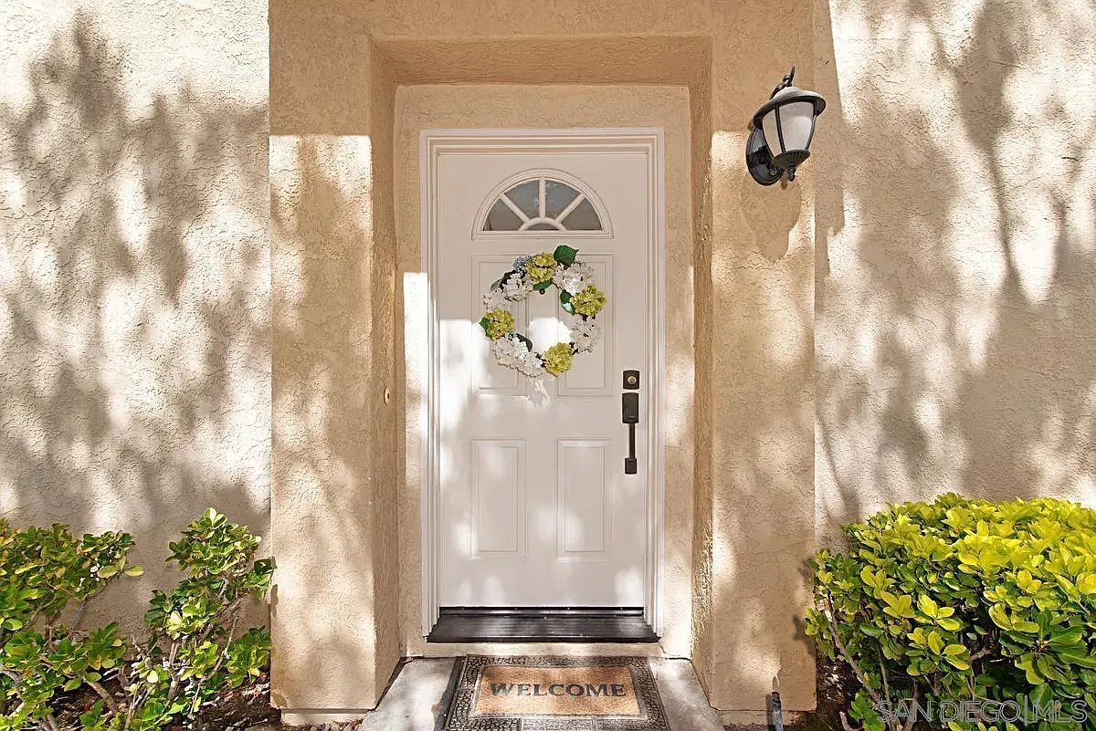 3 bed, 2.5 bath, 1425 sqft, $3,990 — Photo 3