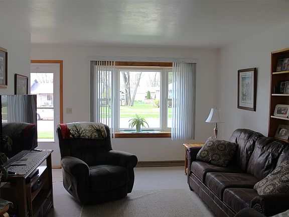 2nd image of 1517 S Willard Ave