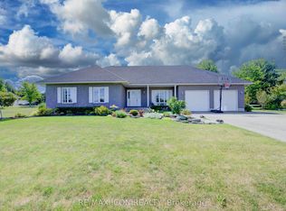17 Minto Pines Rd, Minto, ON N0G2L0