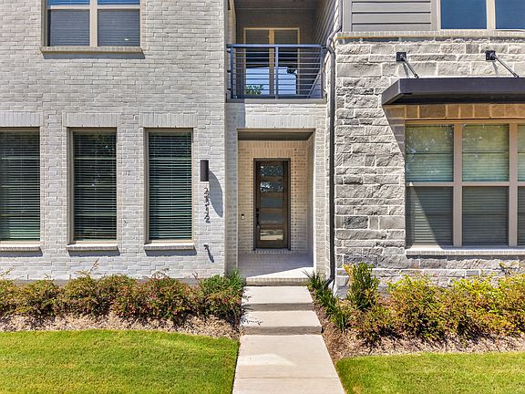 4th image of 2512 Campden Mews
