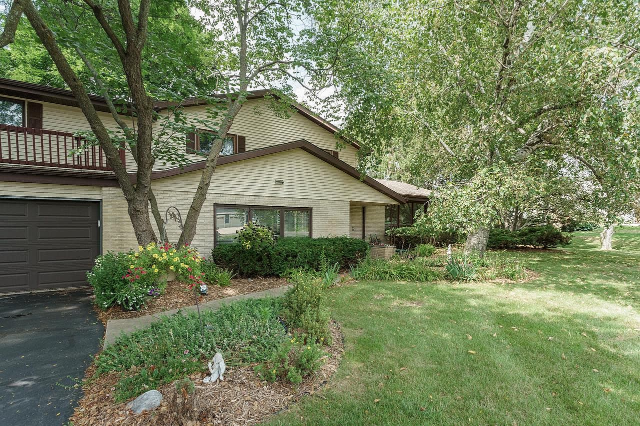 1408 Country Club LANE — Watertown Country Club