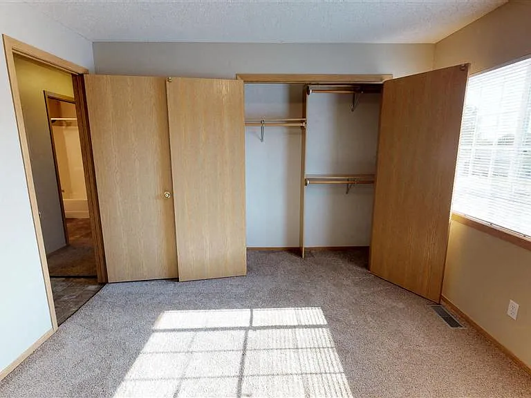 Oakmont Estates — Photo 20