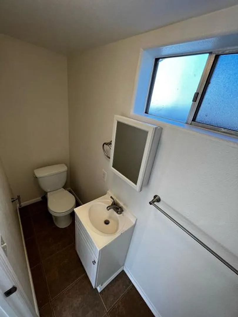Upgraded Private Detached Studio House — Photo 4