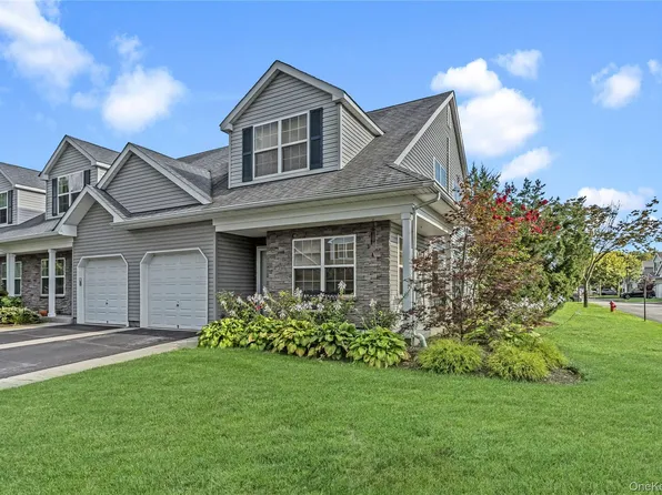 112 Maya Circle, Central Islip, NY 11722