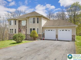 117 Fernwood Rd, Bushkill, PA 18324