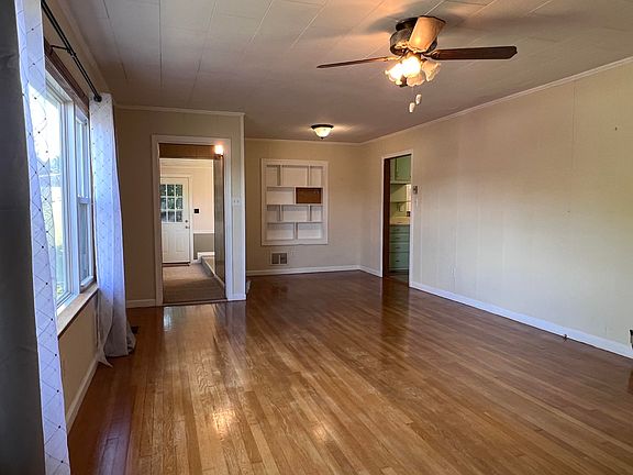 3rd image of 260 Birdwell Cir