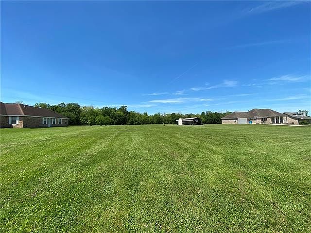 2nd image of 680 Magnolia Ridge Rd