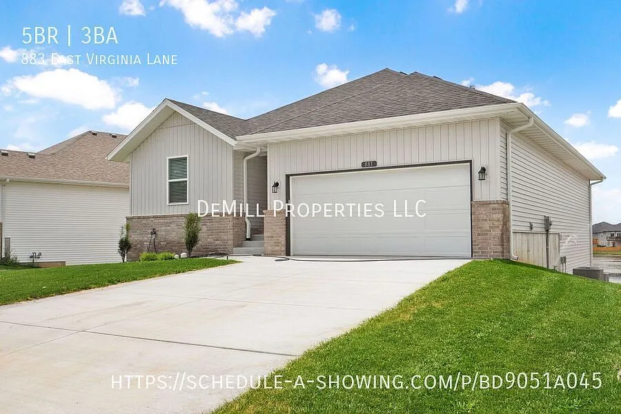 883 E Virginia Ln, Nixa, MO 65714 | 3,295 Sq Ft | 5 Beds | 3 Baths | 2-Car Garage — Photo 2