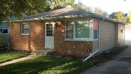 2nd image of 386 Heine Ave