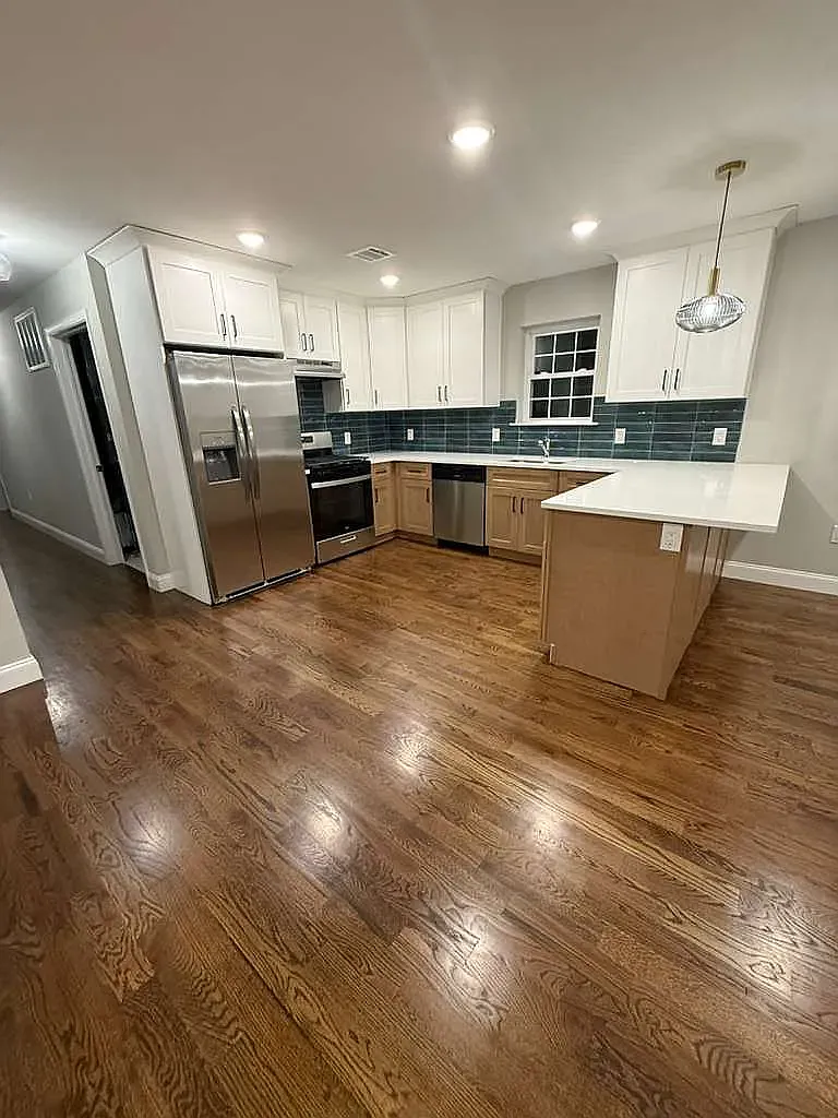 4 bed, 1300 sqft, $2,950 — Photo 3